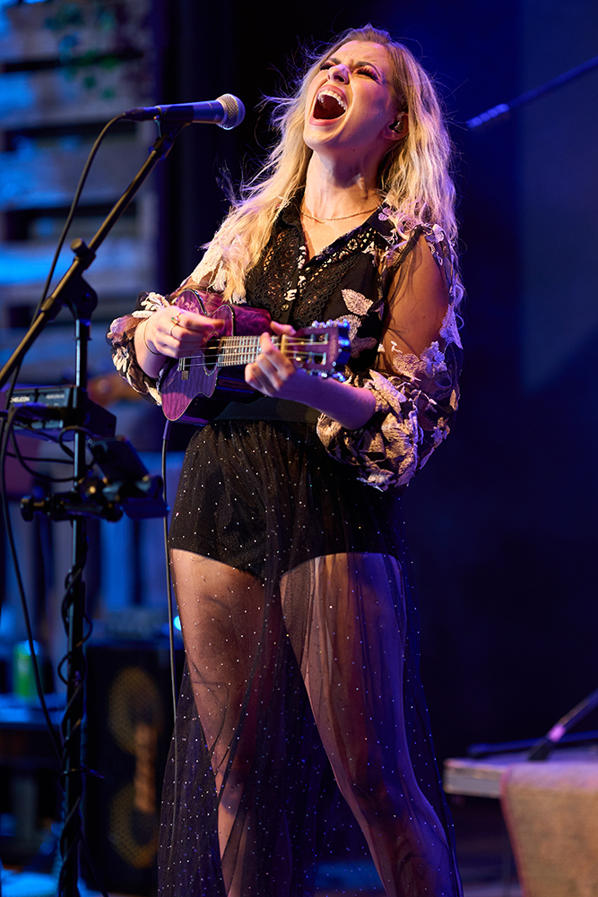 Ruthie craft singing and playing ukulele